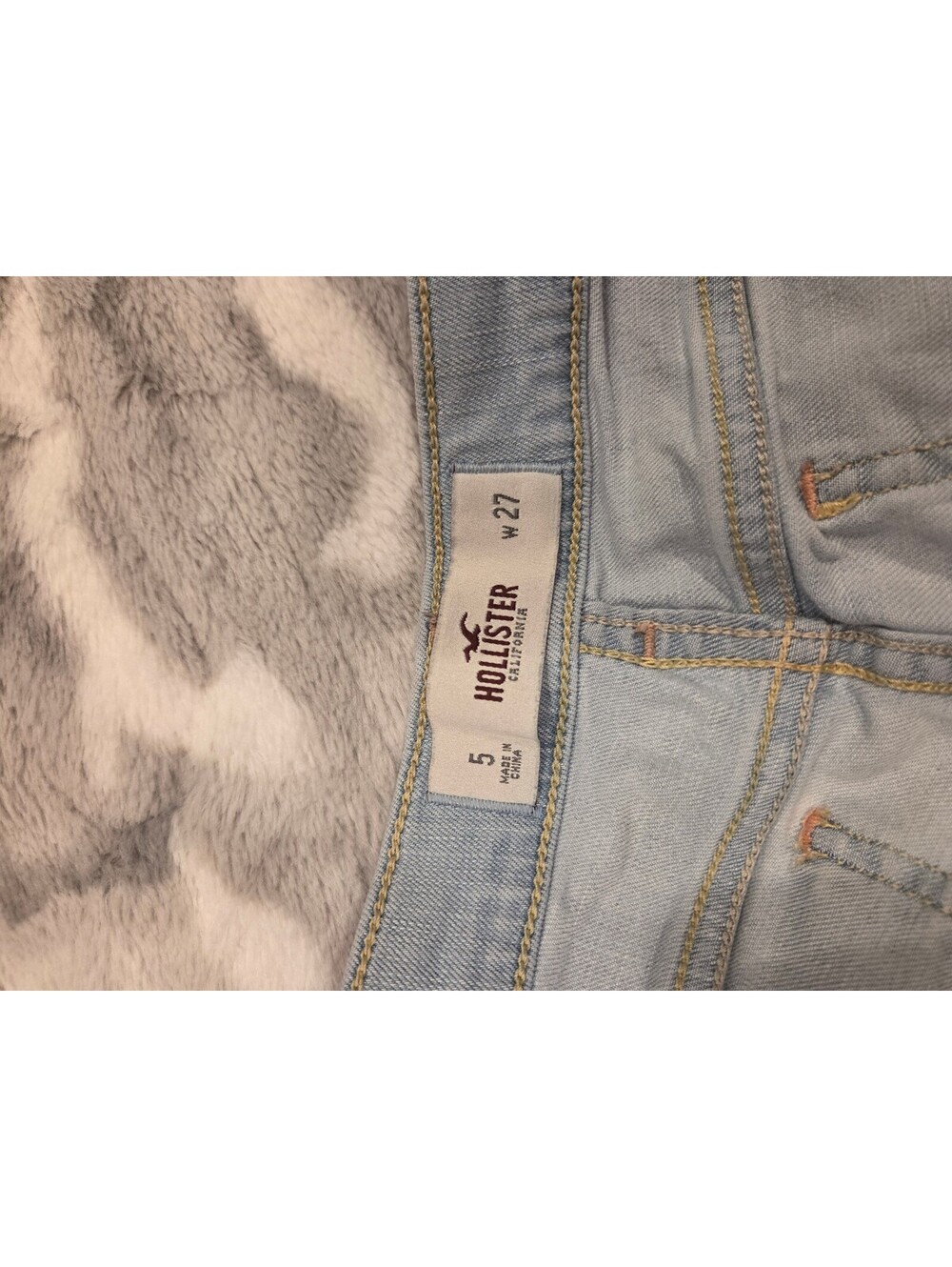 Hollister Light Wash Denim Shorts Size 27 - Picture 8 of 10